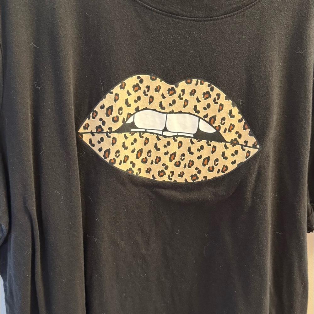 Forever 21 Black Graphic Tee
